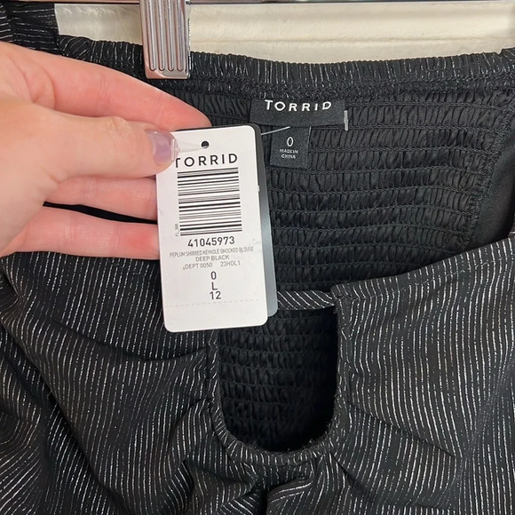 Torrid Black Peplum Keyhole Smocked Blouse, Women’s Size Large - Picture 4 of 10